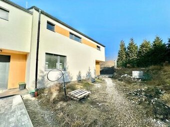 Na predaj novostavba 4 izbový rodinný dom so záhradou a vlas