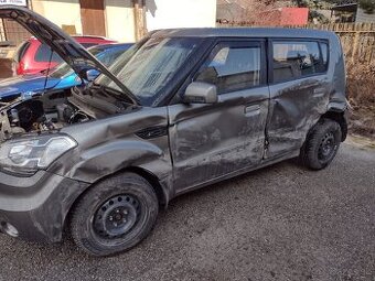 Kia Soul havarovana lava strana