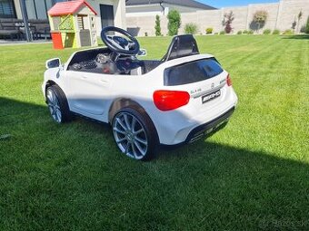 Mercedes AMG GLA45