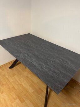 Predam jedalensky stol