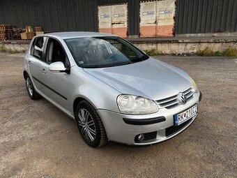Predam volkswagen golf V 1.9 tdi