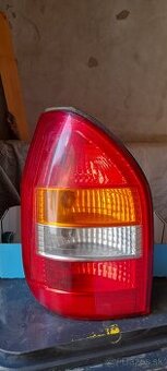 Opel zafira A zadné.Ľ svetlo.