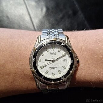 Hodinky CASIO Quartz Japan – funkčné, treba vymeniť batériu