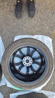 Zimná sada DEZENT 8Jx8 5x112 ET40, NOKIAN 245/45/R18