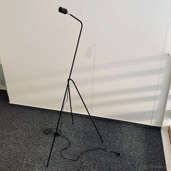 Stojacia lampa / svietidlo s noznym vypinacom (kovova)