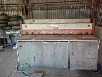 Použité tabulové nůžky NTE 2000/2,5B, r. v. 1977