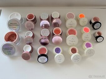 Predam veľa veci na manikúru a gelove nechty