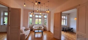 NA PRENÁJOM veľkometrážny byt v historickom centre, krb, par