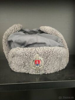 vojenská baranica vojenská usianka vojenská čiapka