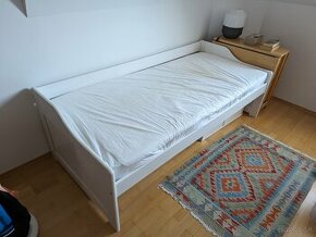 Dětská postel (90x200)