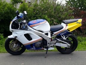 Honda CBR 900RR Fireblade - 1