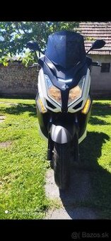 Adamoto T9 maxi skúter REZERVOVANÉ