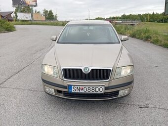 Škoda Octavia 1.6 benzín