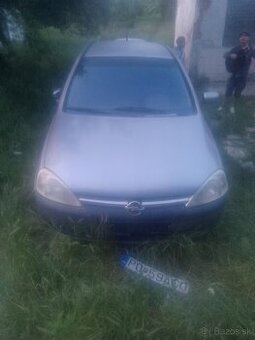 Predam Opel corsa