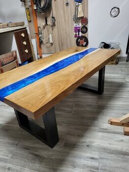Epoxidovy stol