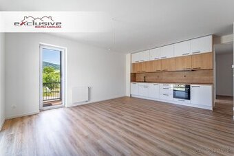 3 IZBOVÝ BYT – TRNKOV, 69 M², PARKOVACIE STÁTIE