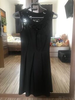 Čierne elegantne saty