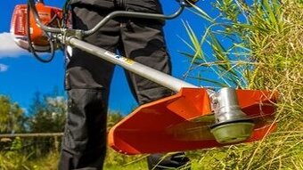Ponúkam cenovo dostupné kosenie v Trnave a okolitých obciach
