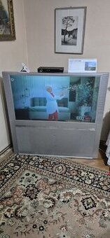 Projekčná televízia LG retro