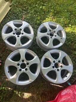 Elektrony 5x108