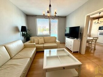 REZERVOVANÝ/3- IZB. BYT (75m2) DVA BALKÓNY, SENICA