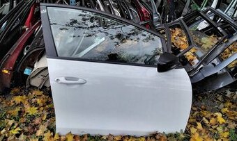 predám DVERE KIA CEED 1.4 2013 ZADNÉ SVETLO, SPÄTNÉ ZRKADLO