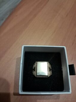 Pansky zlaty prsteň