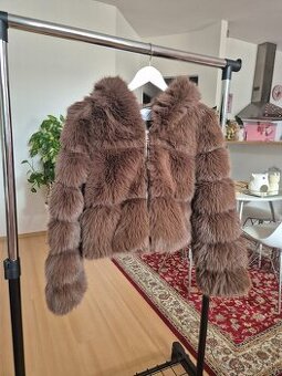 Kožušinova bundička veľkosť M,je podšitá
