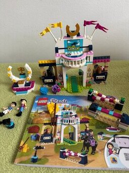 Lego friends stephanie a jej konská show 41367