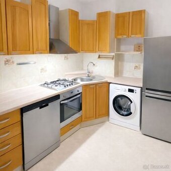 Prenájom 3 izbový byt Levice