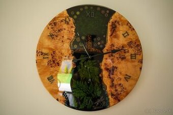 Hodiny ockovy topol a epoxid