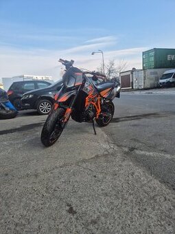 KTM SM-R 950 supermoto