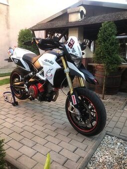 Aprilia dorsoduro 750