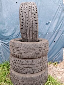 Ponúkame 4 zimné pneumatiky Falken Eur 235/60 R17C