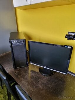 Stolný Počítač + monitor