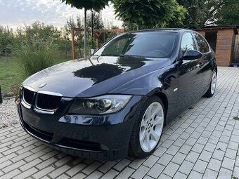 BMW E90 330i