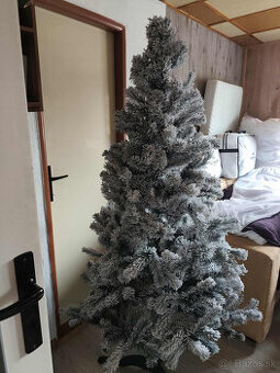 Vianočný stromček 220 cm zasnežený