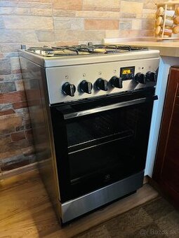 PREDÁM kombinovaný sporák ELECTROLUX