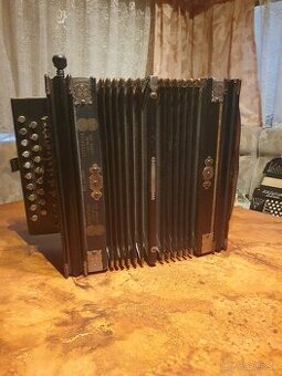 Starožitná heligonka