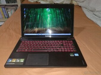 Lenovo Y500. i7-4-jadro. 15,6 FHD. 16 GB RAM. 256 GB SSD+1TB
