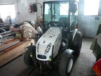 Lamborghini G27H s čelním nakladačem