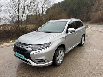 Mitsubishi Outlander 2.4 PHEV 4x4 99kw CVT, r.v. 2019