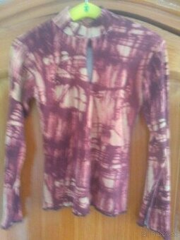 Damske pulovre, prilezitostne saty