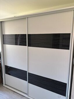 Šatníková skriňa