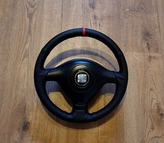 Trojramenný volant Seat