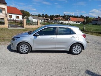 Predám Kia Rio, 1.2 benzín,63kw,motor 4valec bez turba,rok v