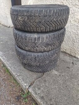 Predam pneumatiky 195/65 R15 michelin
