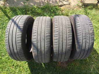 Michelin 215/60 R16