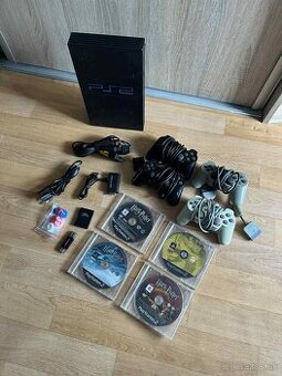 Playstation 2 + 4 ovládače, hry a príslušenstvo (popis)