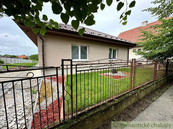 Kompletne zrekonštruovaný 3 izbový rodinný dom s rozľahlým - 1